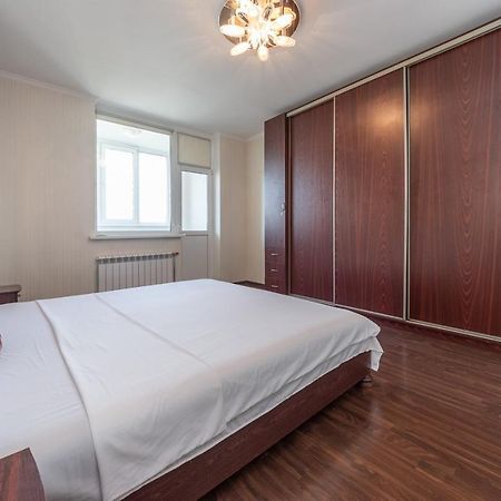 Большая 3 Комнатная На Осокорках Гмирі 2 Kiev Exterior foto
